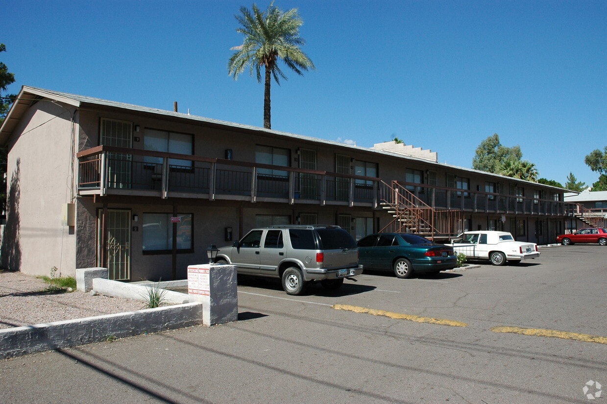 Highland Villa Apartments Phoenix, AZ