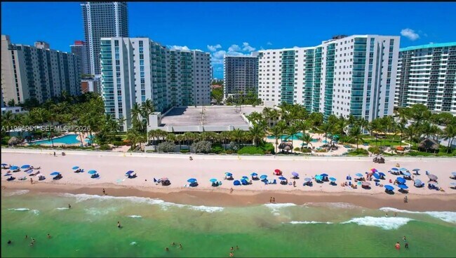 Building Photo - 3901 S Ocean Dr