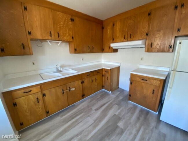 Building Photo - 408 Klute St