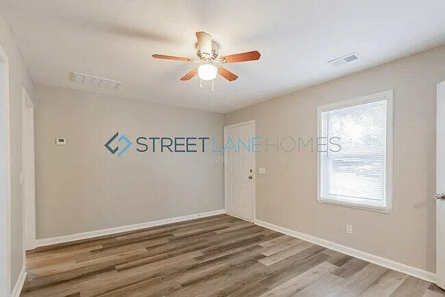 Foto del edificio - 108 Parkway Dr