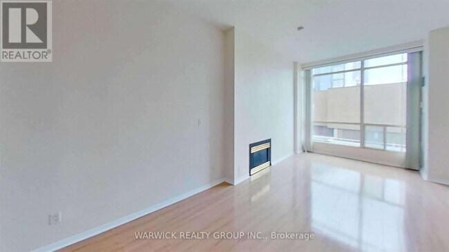 Photo du bâtiment - 7 King St E