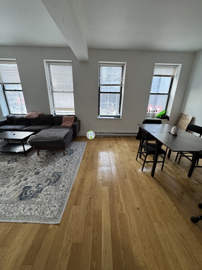 Foto del edificio - 772 Columbus Ave