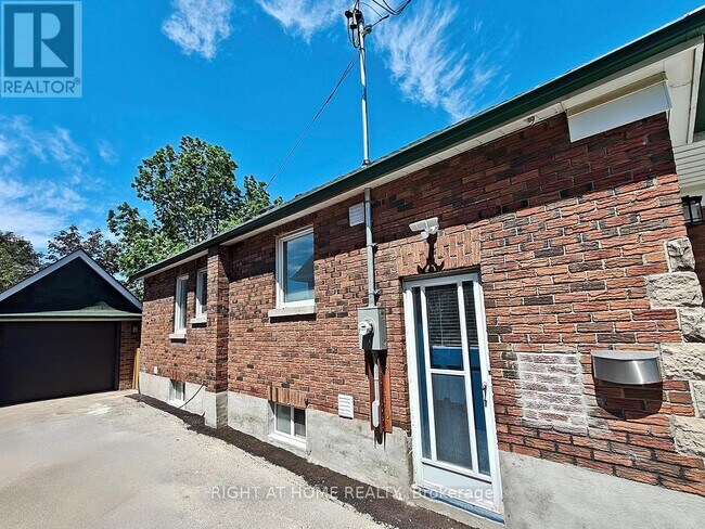 Building Photo - 92 Cadillac Ave S