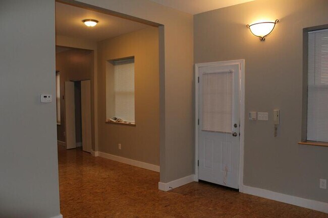 Foto del edificio - 855 Goodfellow Blvd