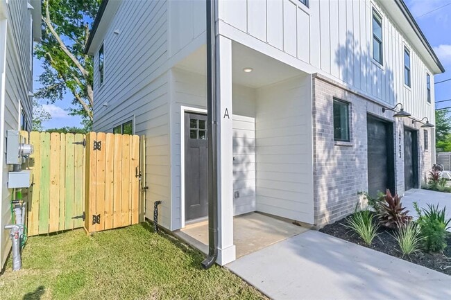 Building Photo - 4721 Mallow St