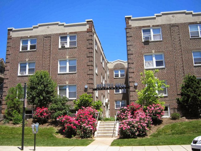 Building Photo - Brenton Hall/Hampden Manor Apartment Homes