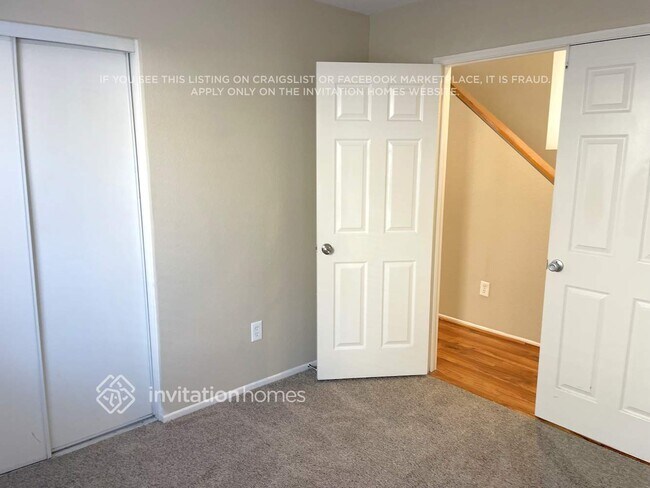 Foto del edificio - 8059 Summer Pl St