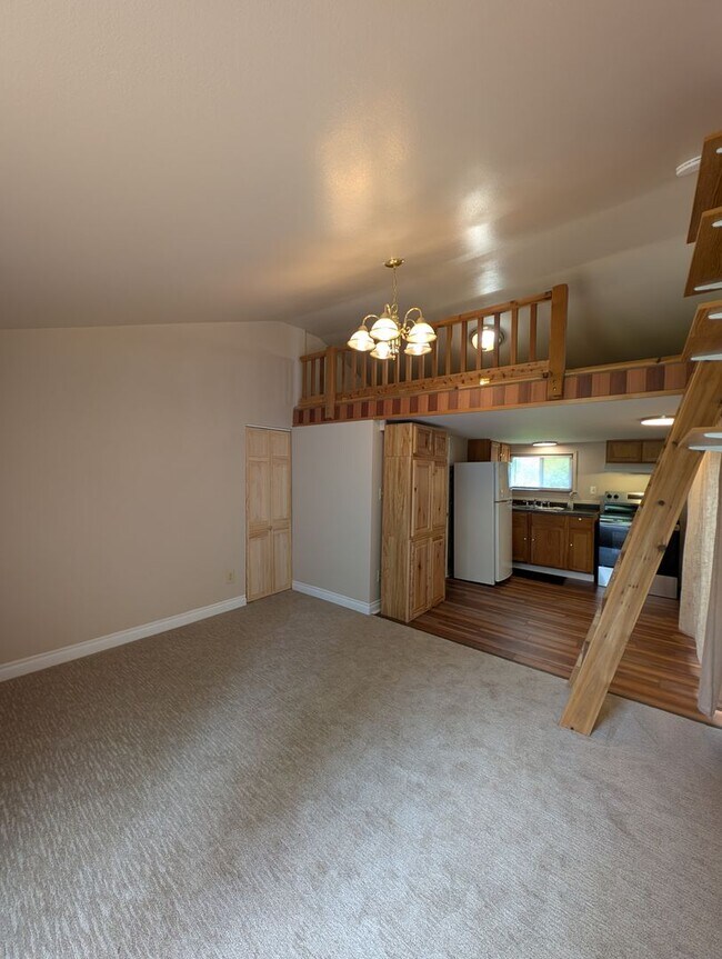 Foto del edificio - Adorable ADU w/ Fenced Yard in the Heart of Port Orchard - Available NOW!