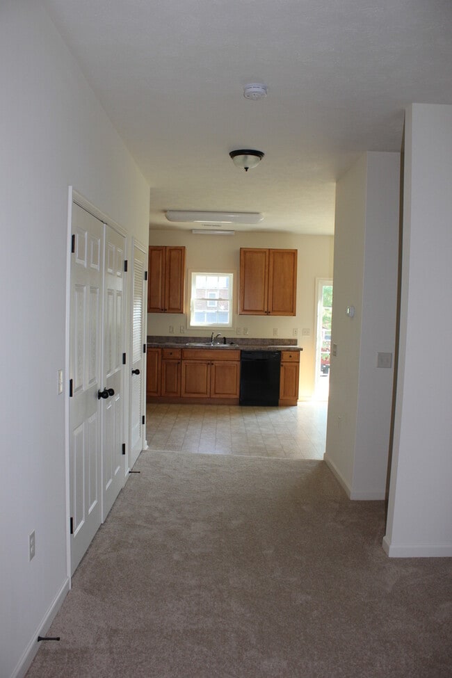 Photo - 3 Bedroom 2.5 bath Two Level Townhome