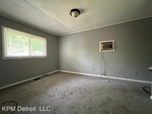 Building Photo - 3 br, 1 bath House - 9213 Plainview