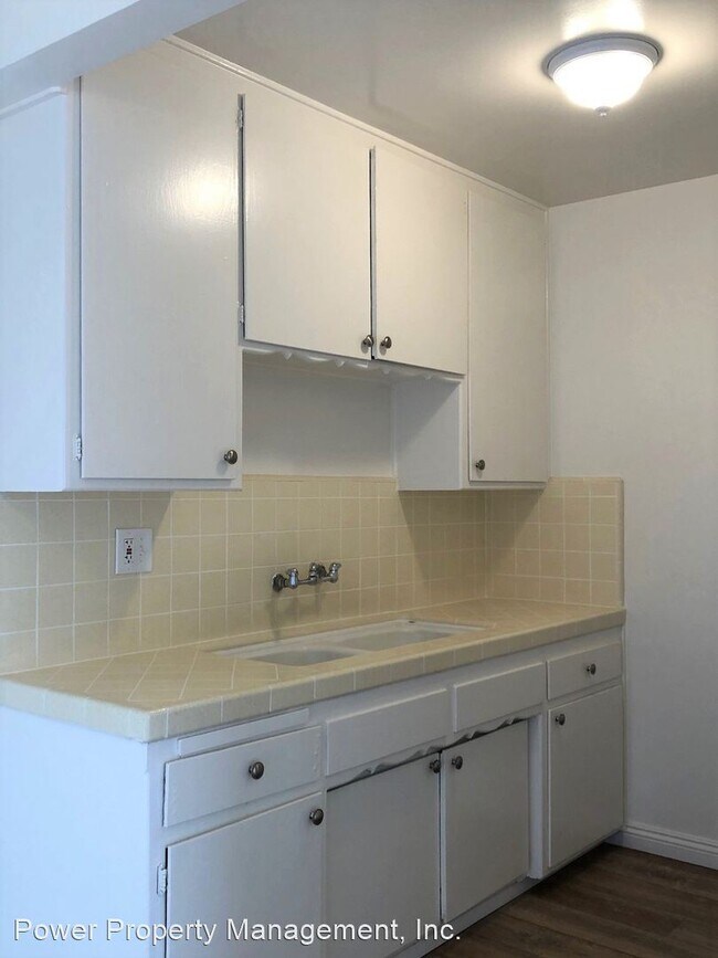 Foto del edificio - 1043 S Catalina St