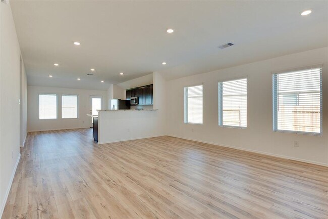 Foto del edificio - 7507 Greenbrier Cyn Ln