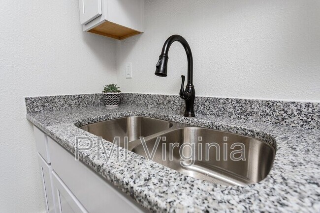 Foto del edificio - 1619 E Ocean View Ave