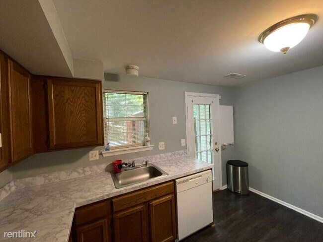 Foto del edificio - 2 br, 1 bath Townhome - 34 Palmer Court