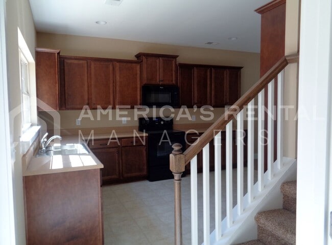Building Photo - DEPOSIT PENDING!!! Town Home in Gardendale!