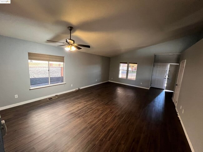 Building Photo - 293 Amberleaf Way