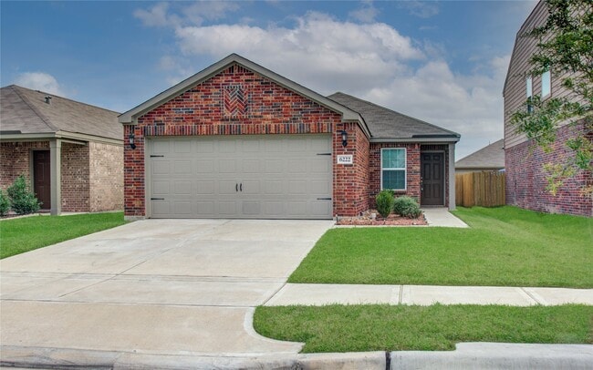 Building Photo - 6222 El Topacio Dr