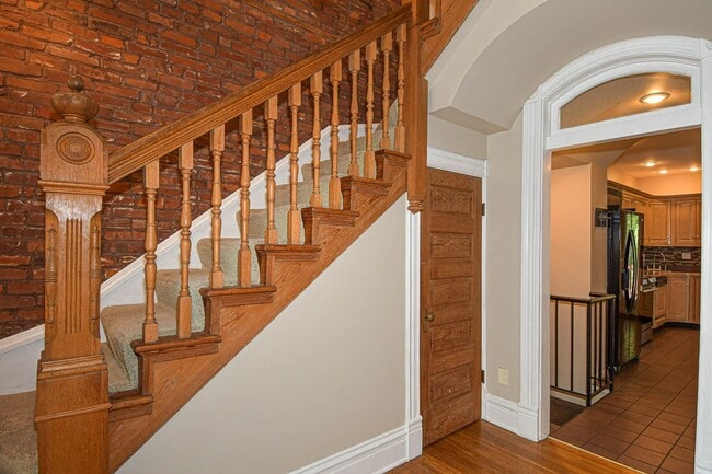 Building Photo - 2322 Virginia Ave