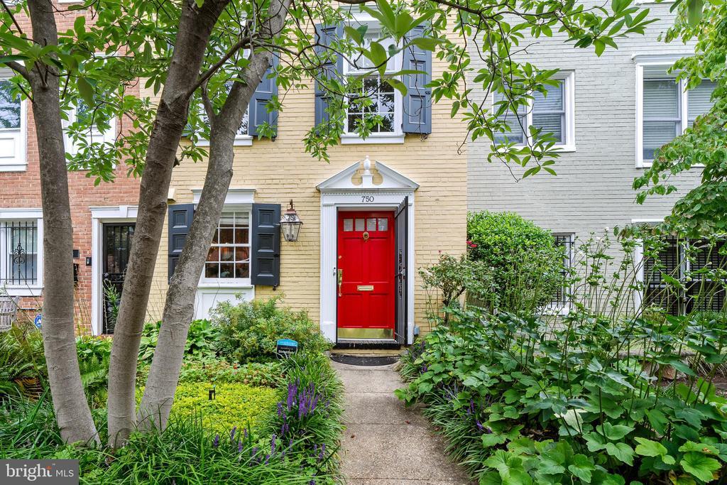 Foto principal - 750 9th St SE