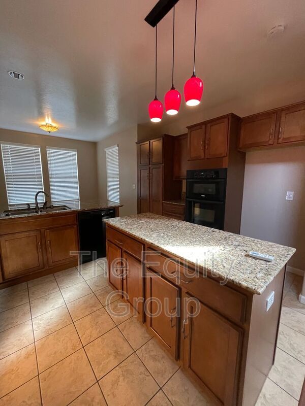 Building Photo - 3237 Winslow St