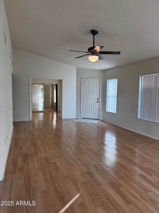 Foto del edificio - 10830 W Diana Ave