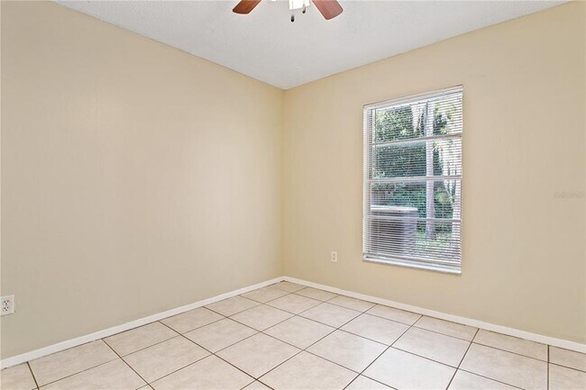 Building Photo - 3219 Laurel Dale Dr