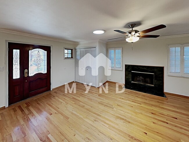 Building Photo - 10924 Barranca Dr