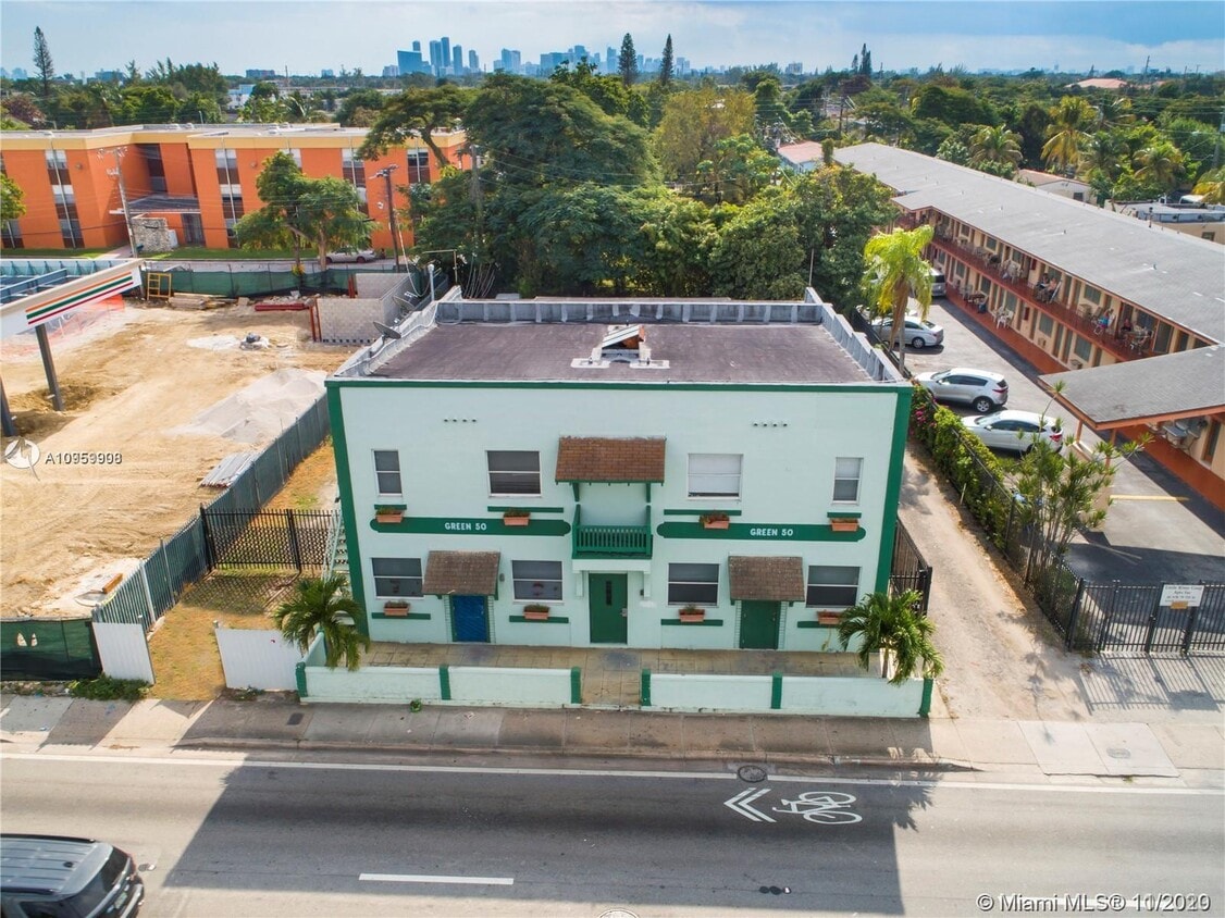 50 NW 79th St Unit 10, Miami, FL 33150 Room for Rent in Miami, FL