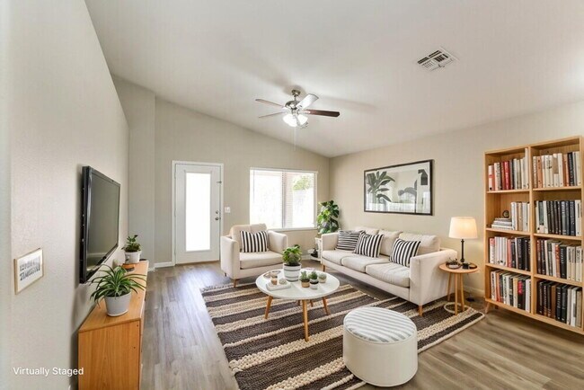 Foto del edificio - 5752 E Garnet Ave