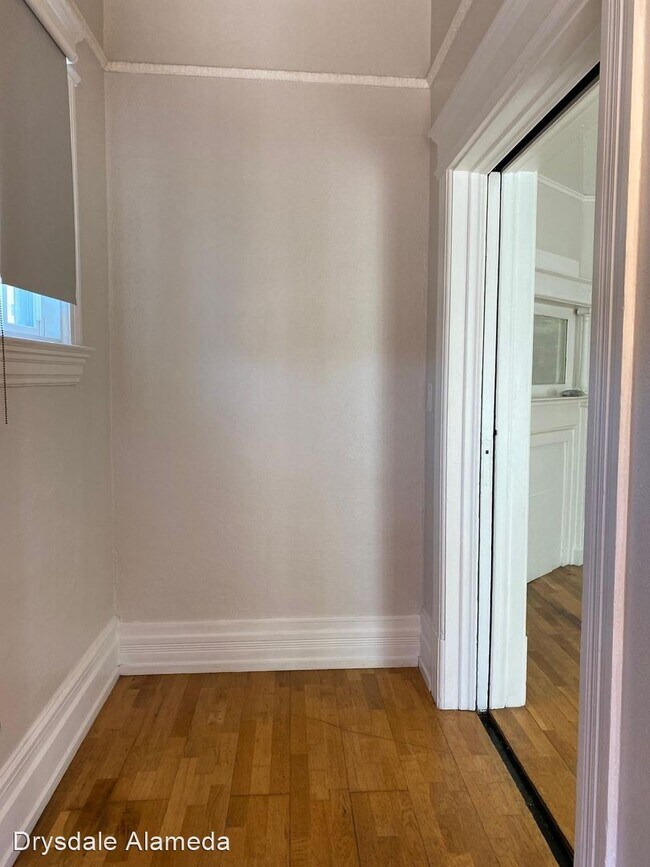 Building Photo - Studio, 1 bath House - 1501 9th Ave