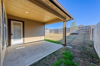 Building Photo - 331 Hbr Frst Ln