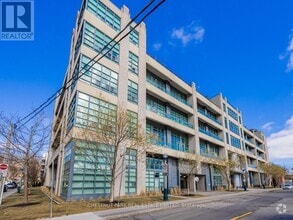 Building Photo - 380-380 Macpherson Ave