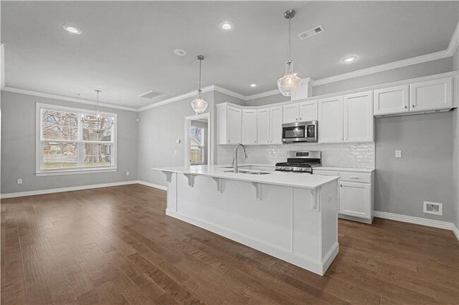 Foto del edificio - Available Summer / Fall 2026!