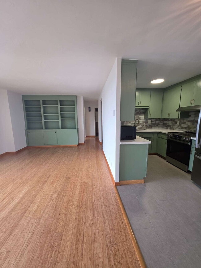 Foto del edificio - Stylish Downtown Santa Cruz Condo – Fully ...