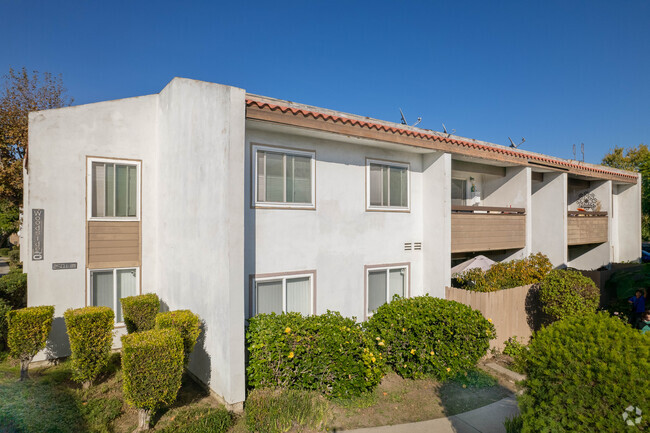 Building Photo - 2511 W Sunflower Ave