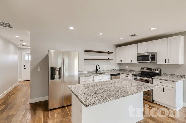 Foto del edificio - 4665 S 38th Ln