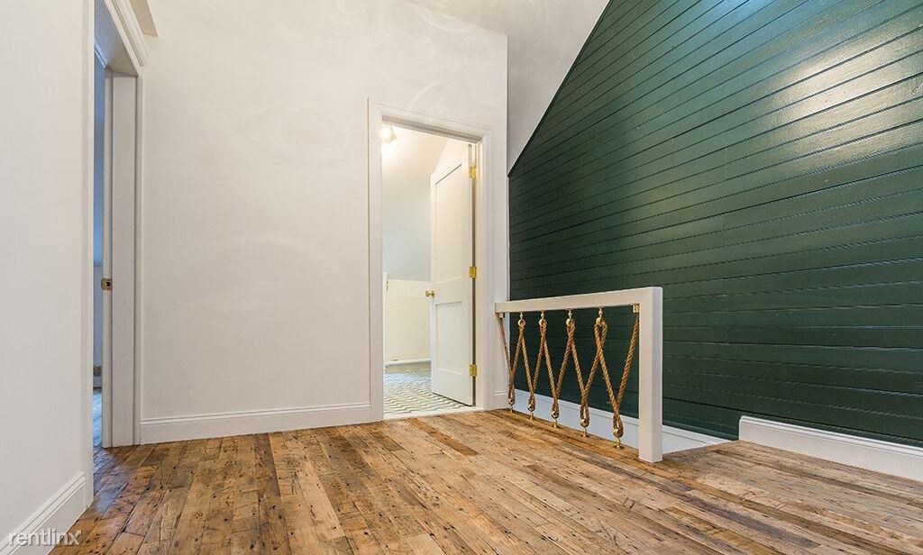 Building Photo - 211 Powers St