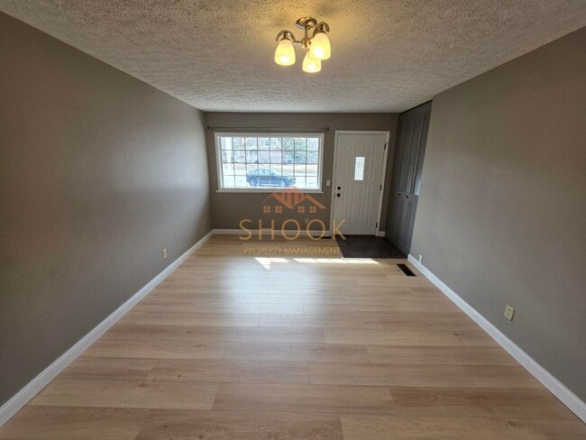 Building Photo - COZY 3BR/1.5BA HOME ON CUL-DE-SAC