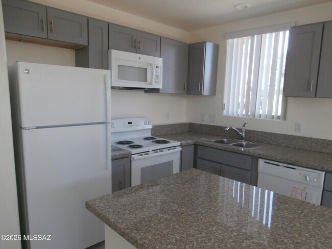 Building Photo - 348 S Paseo Tierra