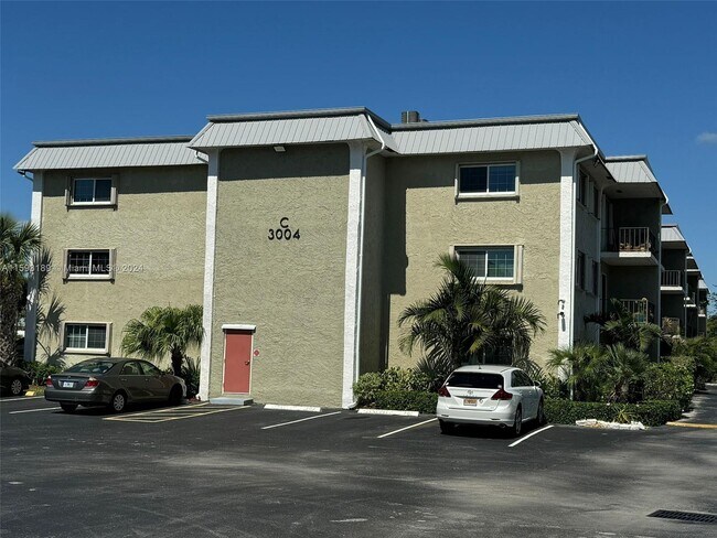 Foto del edificio - 3004 NE 5th Terrace