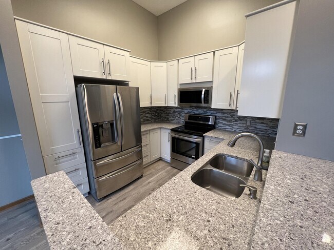 Building Photo - 15760 Flan Ct
