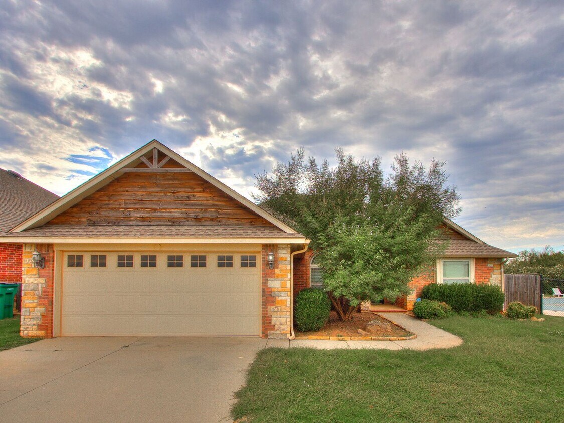 Foto principal - Welcome home! Deer Creek Schools + 3 bedro...