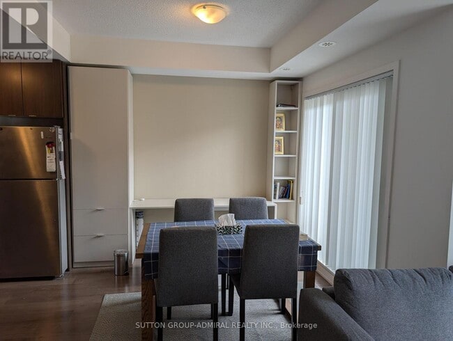 Building Photo - 60 Orchid Pl Dr