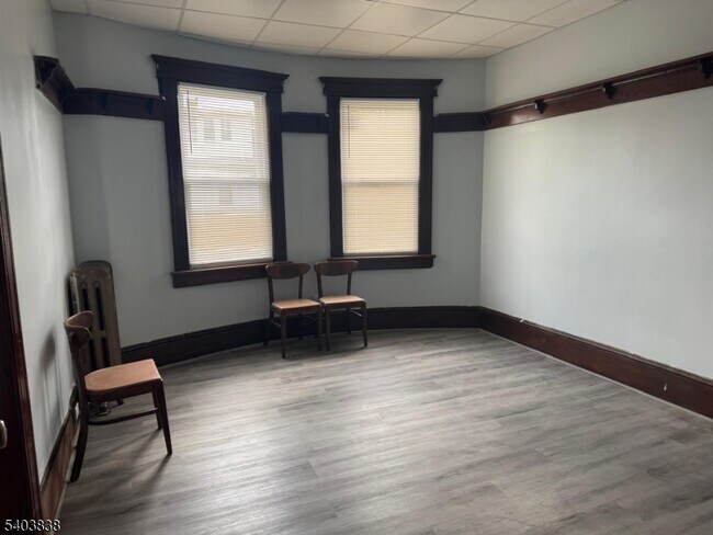 Foto del edificio - 422 Trenton Ave