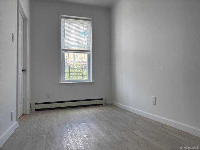 Building Photo - 742 New Lots Ave