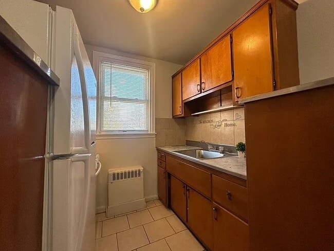 Photo - 6536 Crescentville Rd Apartment