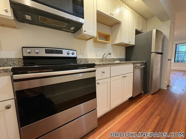 Foto del edificio - 1463 Beacon St