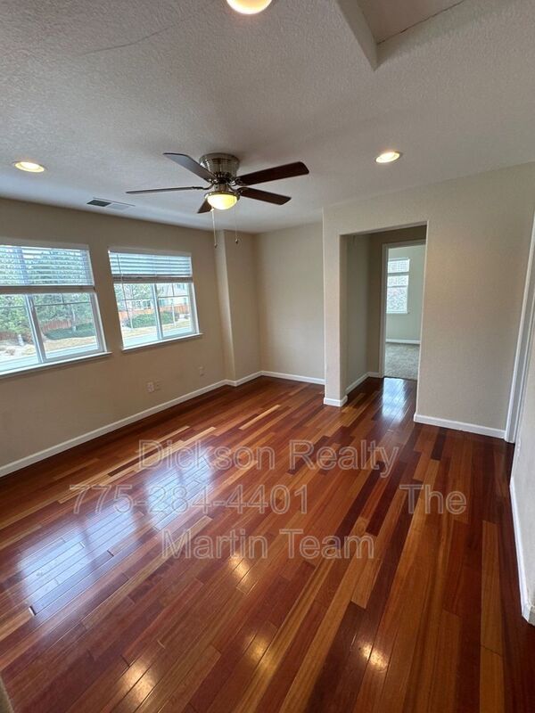 Building Photo - 3994 Dominus Dr