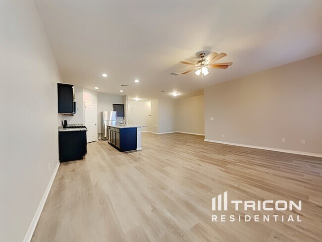 Building Photo - 232 N 202nd Ln