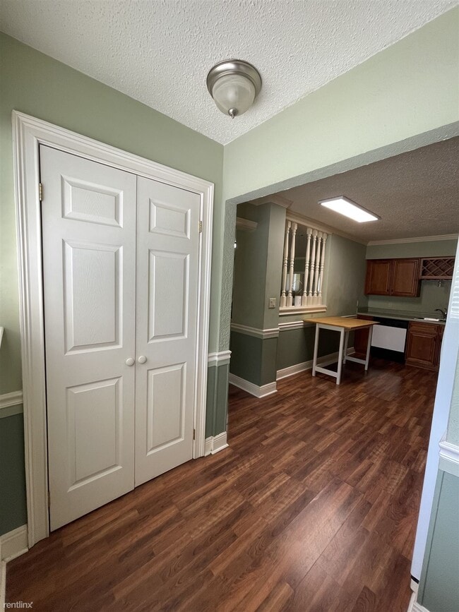 Building Photo - 2 br, 2 bath House - 6005 Welworth Avenue ...